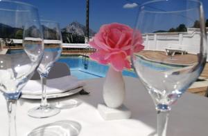 Nápoje v ubytování Uxarte -Alojamiento, restaurante y piscinas