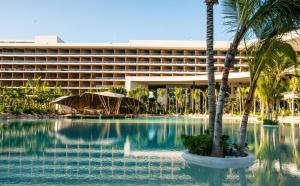 Бассейн в Secrets Moxché Playa del Carmen - Adults Only - All Inclusive или поблизости