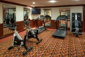 Fitness centrum a/nebo fitness zařízení v ubytování Real Inn Tijuana by Camino Real Hoteles
