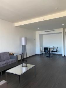 Posezení v ubytování Real Inn Tijuana by Camino Real Hoteles