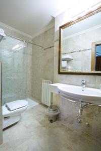 Koupelna v ubytování Hotel El Juglar