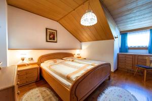 A bed or beds in a room at Apartments Sal Feur