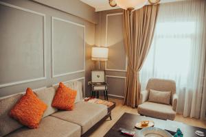 A seating area at ATLAS OTELİ