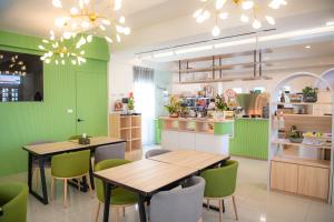 Restaurace v ubytování 澎湖綠果昔民宿-可包棟 + 22 fotografií