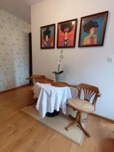 Część wypoczynkowa w obiekcie Studio in Kretomino