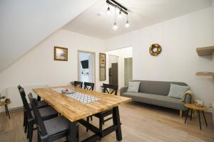 Posedenie v ubytovaní Koffer Apartman