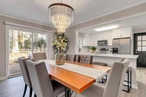 Good Karma Rentals - High Class Estate and Luxurious Interiors with a Massive Fenced Yard in Austell! High-Speed Internet
