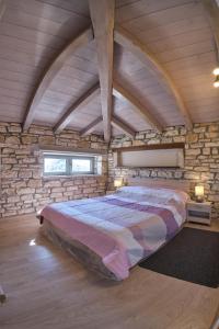 Ένα ή περισσότερα κρεβάτια σε δωμάτιο στο Kalpaki luxury maisonette 3