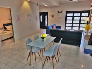 Gallery image of x Semi-Detached, Up to 24 Pax, 3200sqft, 4 Bedrooms, 3 Bathrooms, 4 Car Parks in Bayan Lepas