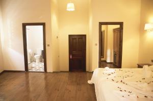 A bed or beds in a room at Thrace Konak Hotel & SPA