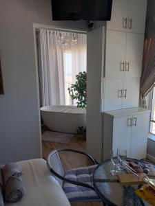 Gallery image of Whalecome Guest Suite in Sunny Seas
