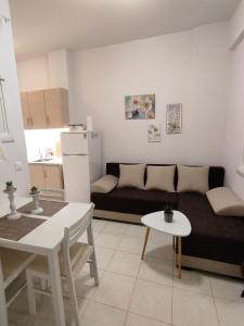 A kitchen or kitchenette at Gioiello di Corfu apartment