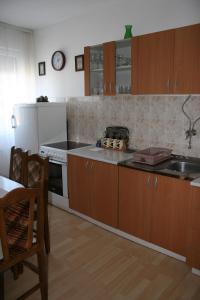 Kuhinja ili čajna kuhinja u objektu Apartman Kneginja