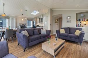 Posezení v ubytování Sandpiper - Luxury Lodge, Close to Beach, Pet Friendly