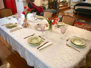 Afbeelding uit fotogalerij van The Old Eltham Post Office-Luxury B&B Sth Taranaki NZ in Eltham +10 foto's