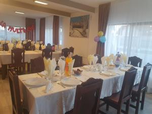 Restaurace v ubytování Pensiunea Ronicson