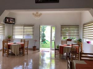 TV a/nebo společenská místnost v ubytování Camping & Guest House Herges
