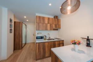 Dapur atau dapur kecil di New Gudauri Apartment Loft 2 N332