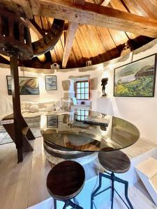 A seating area at The Cliffs - The Painted Mill Még 37 kép