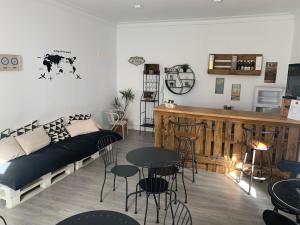Posezení v ubytování Aloha Hostel