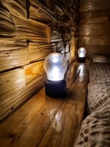 Ένα ή περισσότερα κρεβάτια σε δωμάτιο στο Glamping Jezero