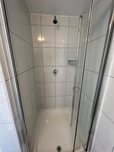 Koupelna v ubytování Melbourne House Hotel