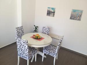 Posezení v ubytování 3 bedroom apartment with terrace and free parking