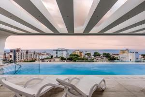 Bazén v ubytování Sunrise Palace nebo v jeho okolí