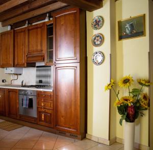 Afbeelding uit fotogalerij van FULVIA - Courtyard apartment with balcony in Arona +12 foto's