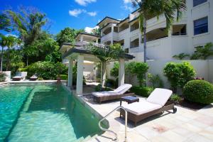Hồ bơi trong/gần Portside Whitsunday Luxury Holiday Apartments