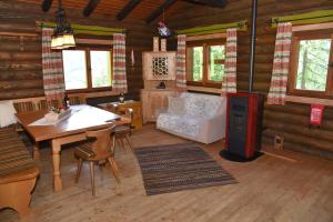 Posezení v ubytování Berghütte Ahrntal + 8 fotografií