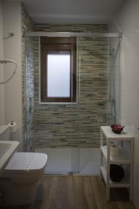 A bathroom at Apartamentos turisticos HAZ AMIGO