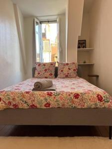 Posteľ alebo postele v izbe v ubytovaní Le Comte est bon, quartier Antiquaires