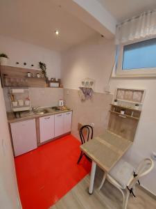 Kuchyňa alebo kuchynka v ubytovaní Studio Apartment CONTE Split