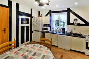 Gallery image of Holiday home in the forest, private garden, sauna in Powidz +36 photos