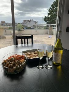 Photo de la galerie de l'établissement Appartement vue sur mer courseulles, à Courseulles-sur-Mer