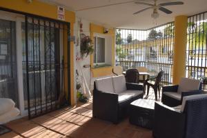Fotografie z fotogalerie ubytování 2-bed Apt in Sitio de Calahonda under 2km to beach v destinaci Sitio de Calahonda