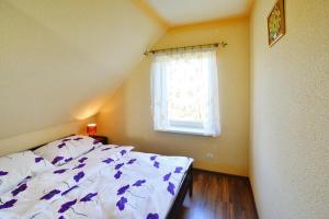Posteľ alebo postele v izbe v ubytovaní Holiday Home by Lake Jamno with Pool + 24 fotografií