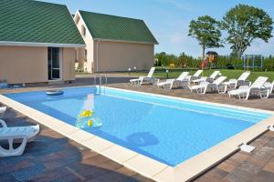 Bazén v ubytovaní Holiday Home by Lake Jamno with Pool alebo v jeho blízkosti