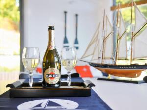 Foto dalla galleria di Holiday home with private lake and beach a Bytów