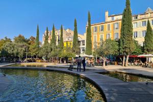 Gallery image of Grand appartement pour 4 personnes/ Cours Lieutaud in Marseille