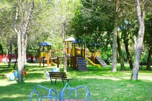 Ein Kinderspielbereich in der Unterkunft Residence Belvedere, Grado