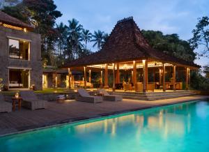 Bazén v ubytování Teras Divya Tropical Retreat nebo v jeho okolí
