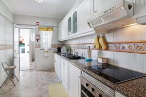 A kitchen or kitchenette at Villa Ana e Nuno