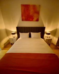 Ein Bett oder Betten in einem Zimmer der Unterkunft The Y Istanbul Suites