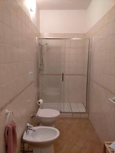 Koupelna v ubytování Onda Mare + 15 fotografií