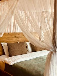 Cama ou camas em um quarto em Symbola Oludeniz Beach Hotel