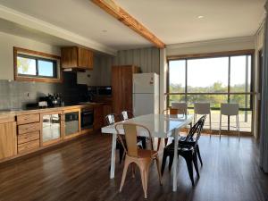 Gallery image of Stirling Estate Chalets in Capel