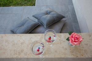 Nápoje v ubytovaní Family Villa Mare for max 8 person with jacuzzi Kukci Poreč countryside