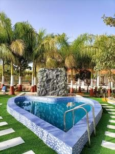 Swimmingpoolen hos eller tæt på Green Paradise Trimbak